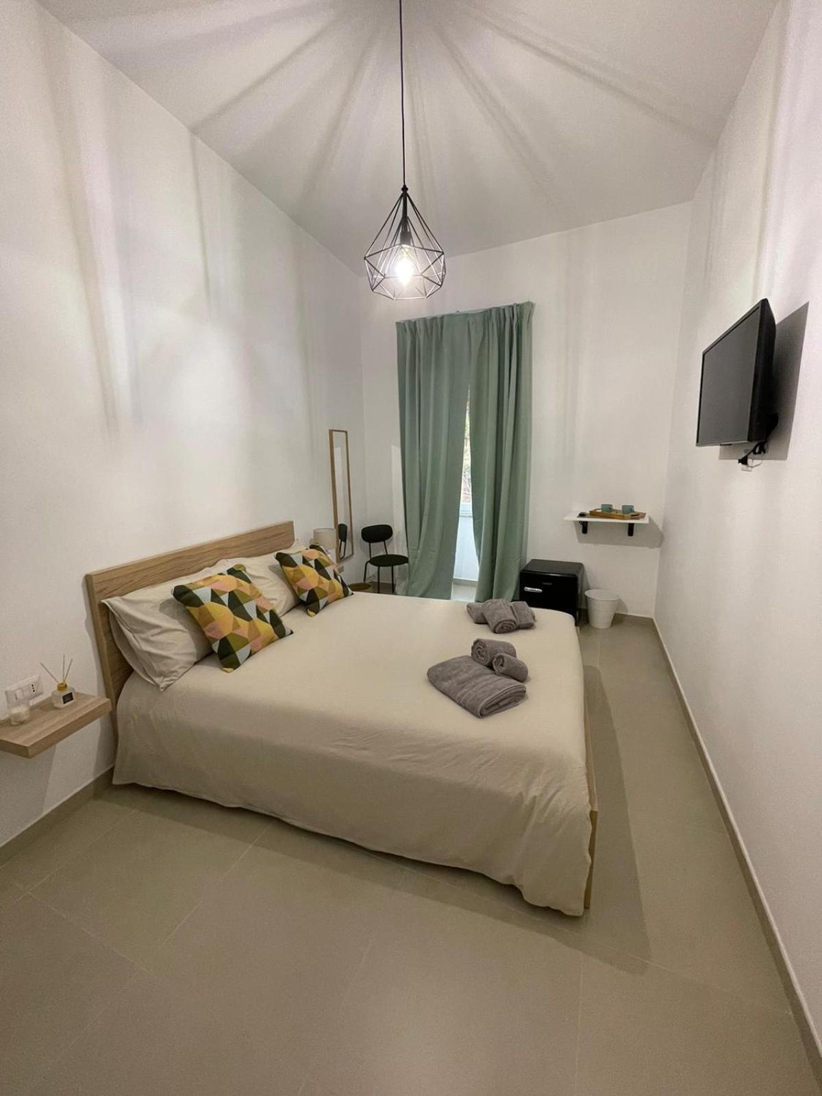 ナポリ Domus Carmela Bed & Breakfast エクステリア 写真